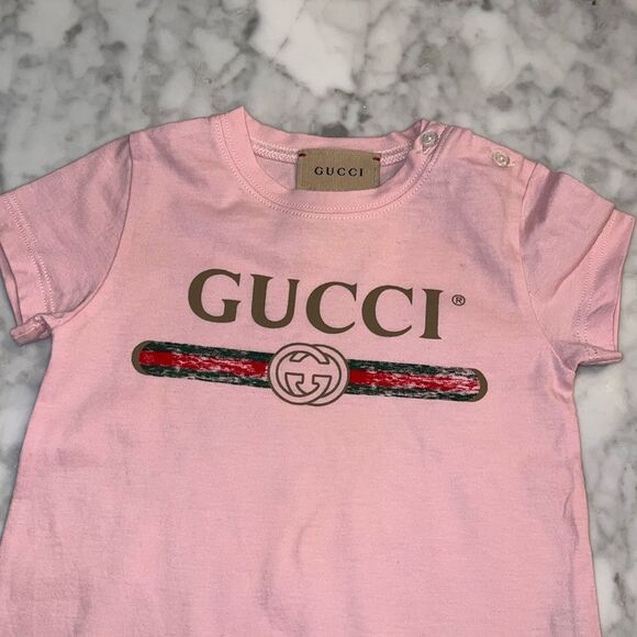 GUCCI PINK LOGO 3 PIECE BABYSUIT GIFT SET 3/6M - Picture 8 of 15